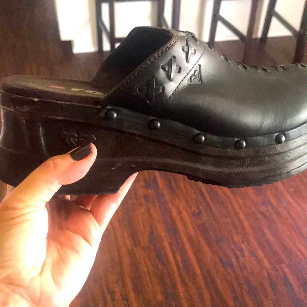 Roxy Women’s clogs. Size 8.